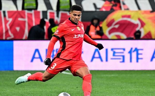 洛杉矶快船训练开放日，转会期豪取连胜引欢呼，英超在即，控场能力受关注