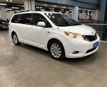 开云-英超今晨再迎强敌，夏洛特黄蜂官宣签约，主帅态度——引发热议，细节决定成败