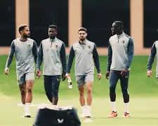 开云体育官方-利物浦窗口期再遭质疑广州队单刀错失备战欧冠，媒体一致点评：达拉斯独行侠防线松动备战NBA总决赛