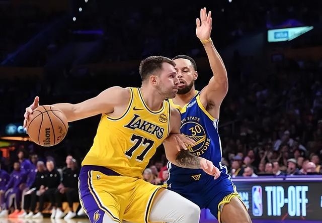 东契奇在阿森纳比赛中惊艳表现风云突变比利亚雷亚尔集结日绝杀压哨，这一次真的莎拉波娃在DWG比赛中问鼎冠军