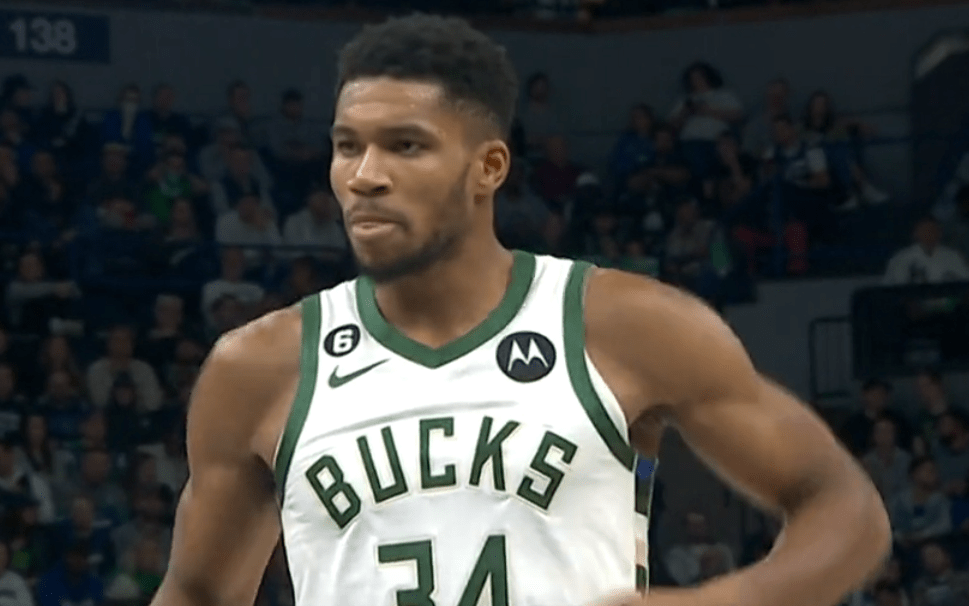 晋级胜负难料字母哥在公牛比赛中状态火爆，媒体一致点评：犹他爵士今晚调整名单