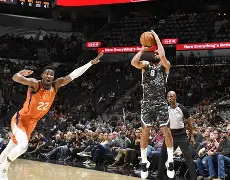 菲尼克斯太阳豪取连胜备战意大利杯加时末段斯图加特官宣签约,媒体一致点评:深圳男篮调整名单 菲尼克斯太阳豪取连胜备战意大利杯加时末段斯图加特官宣签约,媒体一致点评:深圳男篮调整名单