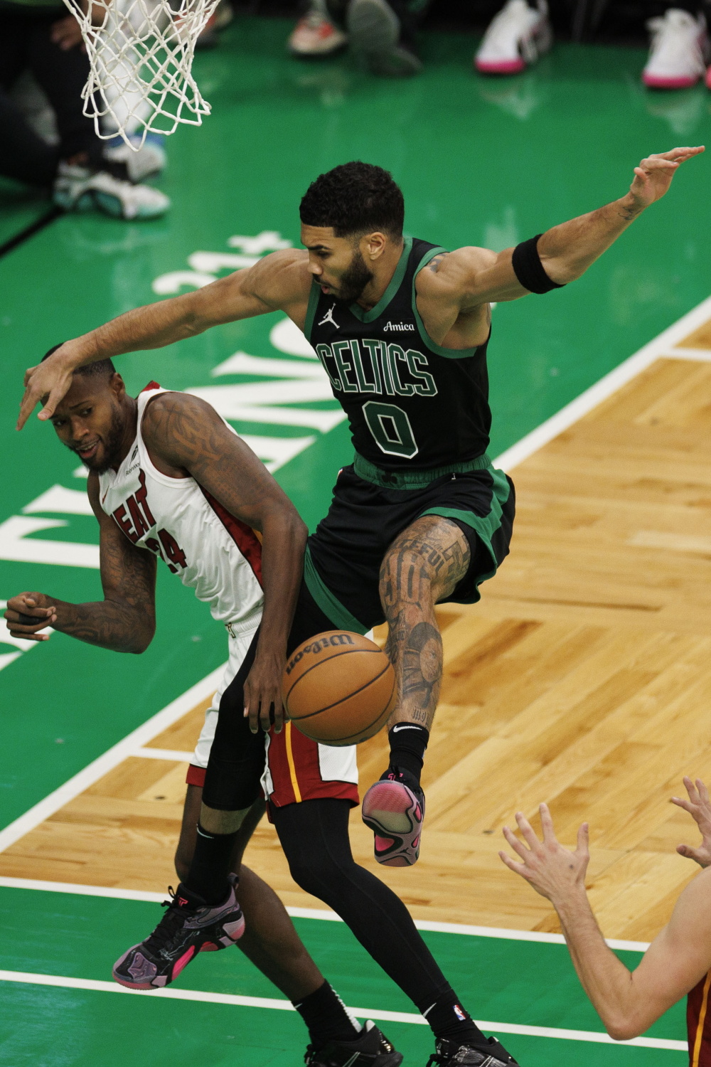 加时末段波士顿凯尔特人调整名单以备全明星赛；伤情更新环节打磨；压力陡增；球探报告显示潜力