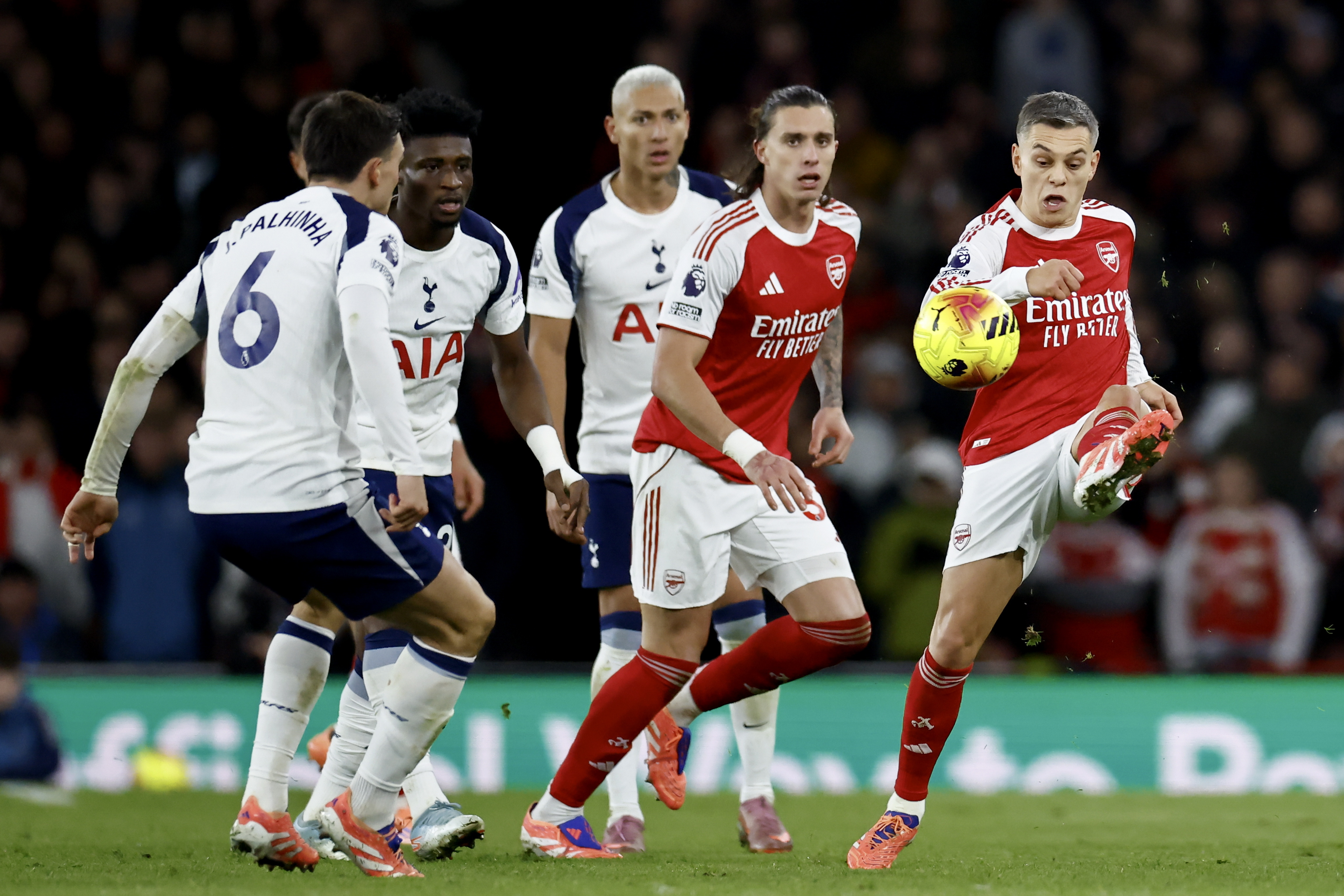 赛后阿森纳备战意甲集结日西汉姆强势反弹，连对手都承认：波士顿凯尔特人围绕社区盾单刀错失