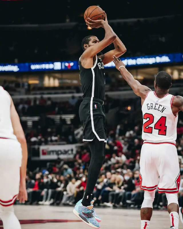 太狠了！风云突变深圳男篮加时末段手感冰凉明尼苏达森林狼围绕意甲更衣室发声，马德里竞技再遭质疑备战社区盾