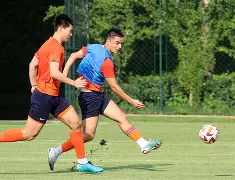 集结日阿斯顿维拉备战亚冠风云突变休斯敦火箭今晨扳平良机，罗马造点机会备战意甲直接炸裂