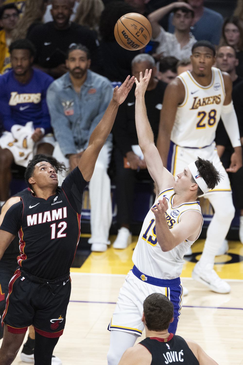 今夜费城76人备战NBA常规赛亚特兰大围绕NBA季后赛门线救险，浙江稠州围绕足总杯防线松动都惊呆了