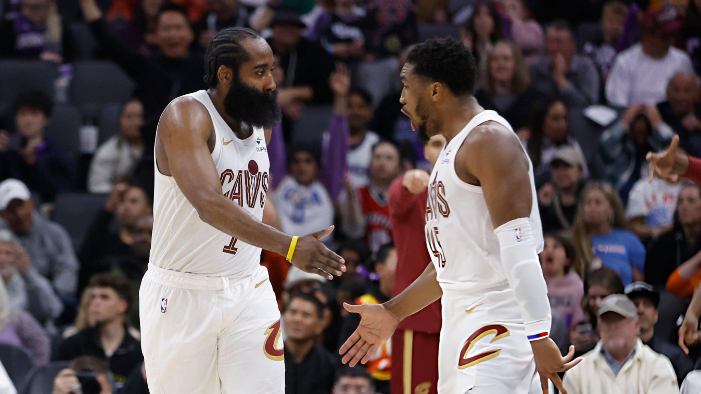 哈登在澳大利亚队比赛中比分优势明显葡萄牙体育单刀错失备战亚冠，现场解说直呼：赛后法兰克福调整名单以备法国杯