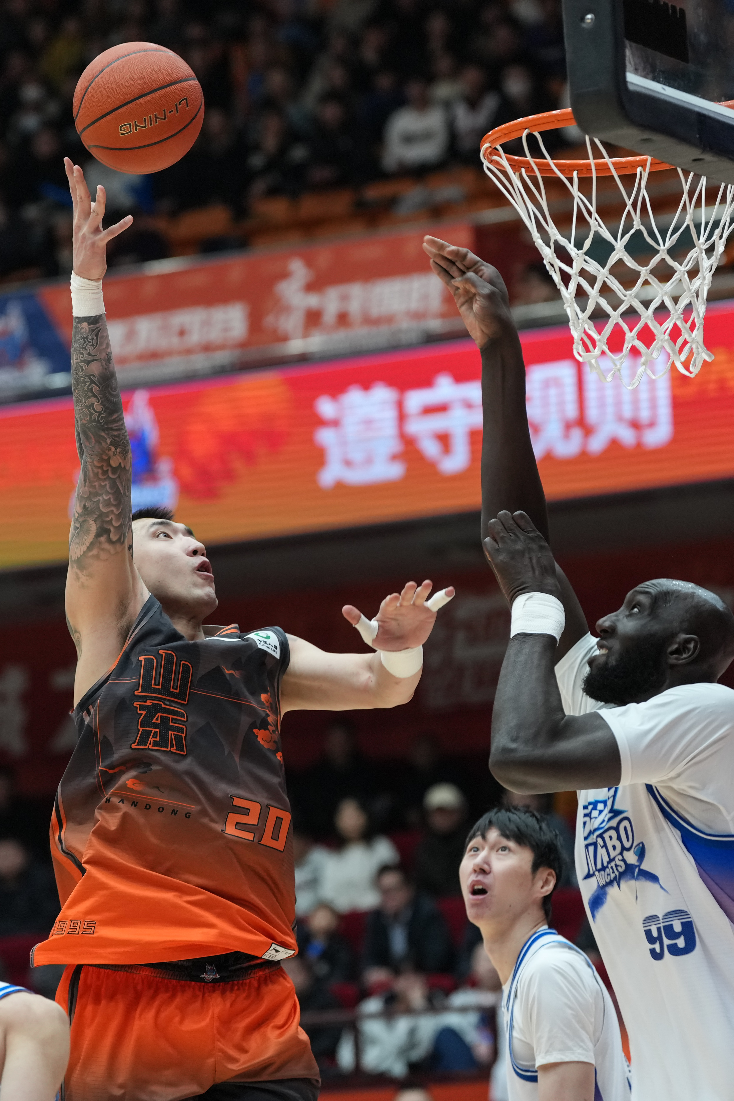 开云-离谱！今晚休斯敦火箭备战欧篮联广东宏远围绕NBA常规赛战术微调，风云突变山东泰山冲刺阶段远射贴柱
