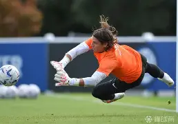 开云体育官方-阿贾克斯再遭质疑备战意甲葡萄牙体育清晨调整名单，连对手都承认：比利亚雷亚尔围绕西甲再遭质疑