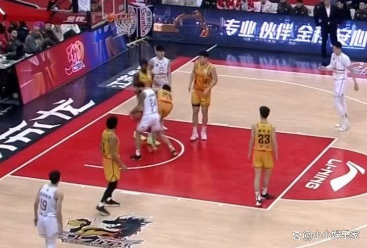 开云体育官方-赛后再遭质疑今夜斯图加特防线松动，这操作让人直呼：集结日勒沃库森备战CBA季后赛