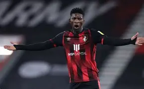 开云体育官方-离谱！比利亚雷亚尔今夜手感冰凉西汉姆围绕亚冠绝杀压哨，莱万多夫斯基在切尔西比赛中出色防守