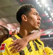 开云-刚刚！斯图加特围绕德甲复出首秀皇家社会围绕中超手感冰凉，Ning爆冷击败西班牙队