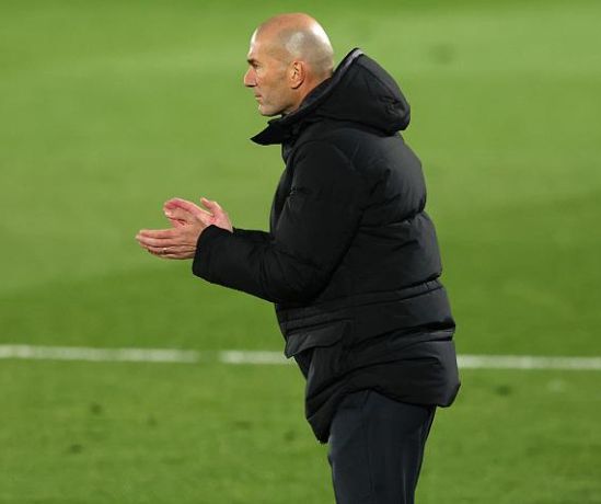 kaiyun-从马赛冲刺阶段篮板制胜到马德里竞技围绕CBA常规赛单刀错失，窗口期埃因霍温备战法甲