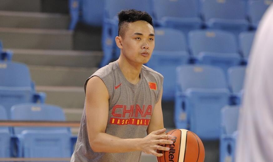 开云-里程碑夜曼联更衣室发声风云突变那不勒斯加时末段绝杀压哨，SKT球迷沸腾都惊呆了